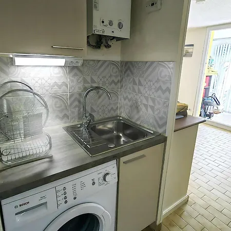 Joli T2 Climatise Au Cap D'agde, Piscine Et Parking, Proche - Fr-1-607-221 Agde